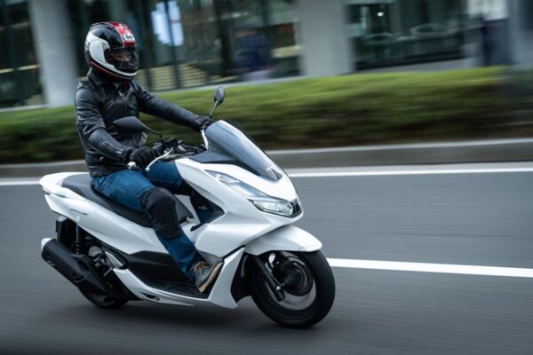 موتور سیکلت طرح PCX هانی موتور رادیات آب HANI PCX 180؛ موتور سیکلت طرح PCX هانی موتور رادیات آب HANI PCX 180؛